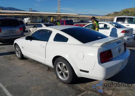 2006 Ford Mustang V6 z USA, uszkodzony, nr VIN 1ZVFT80N965154422